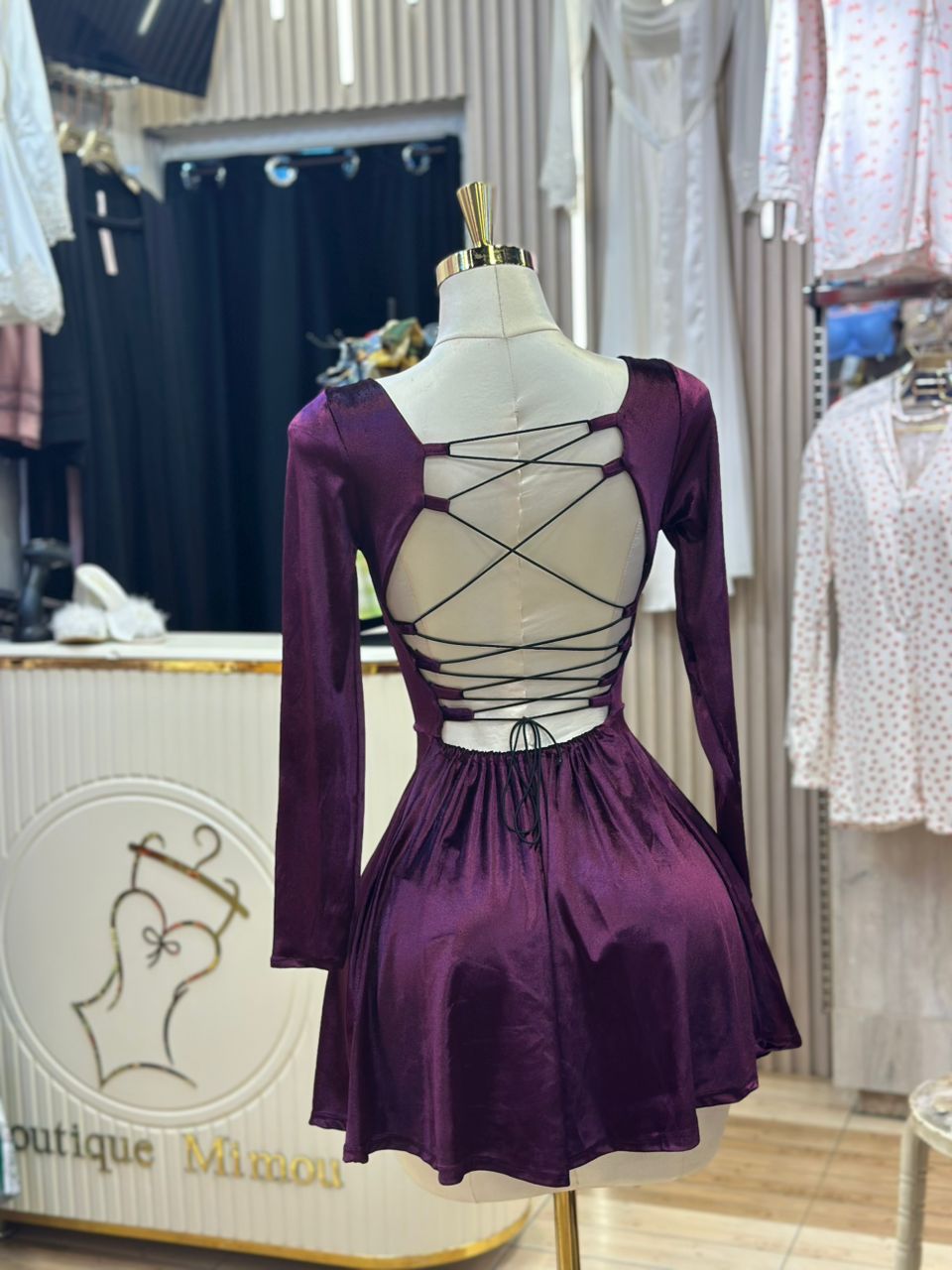 La Robe Patineuse à Dos Nu