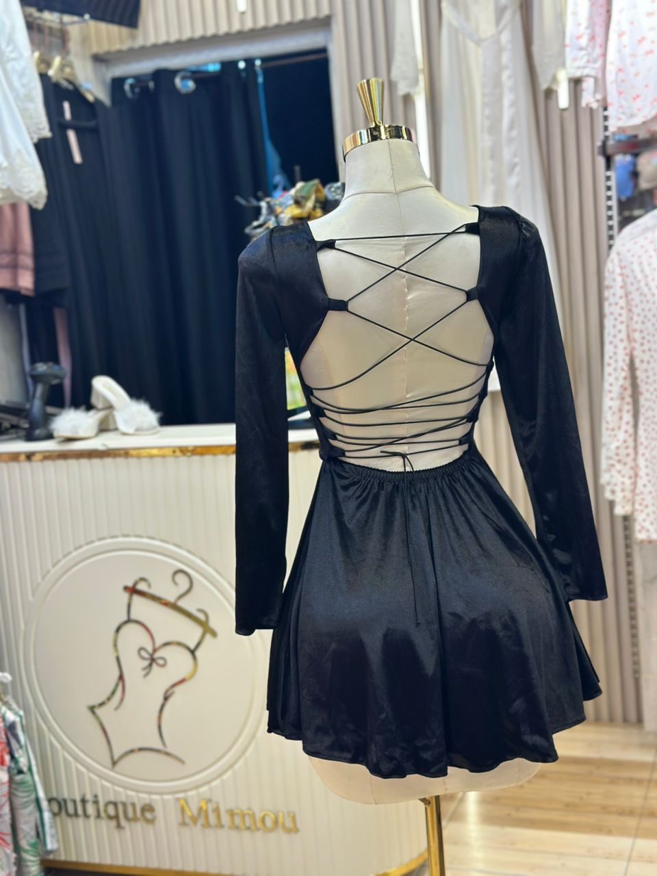 La Robe Patineuse à Dos Nu