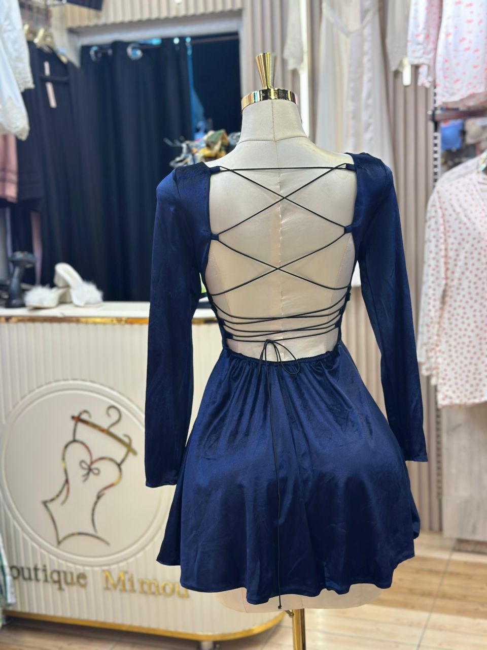 La Robe Patineuse à Dos Nu