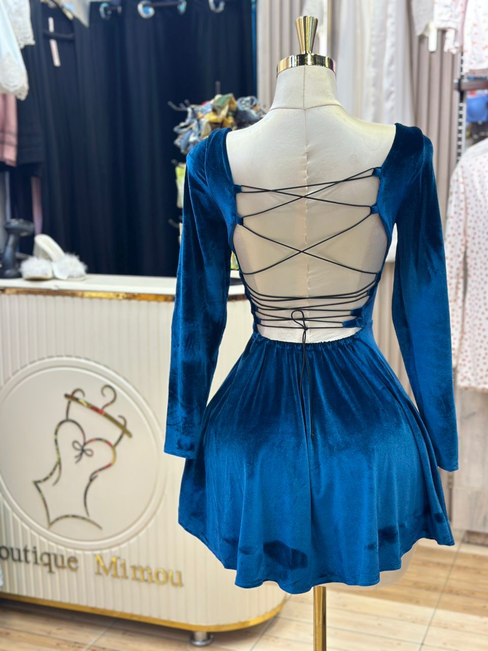 La Robe Patineuse à Dos Nu