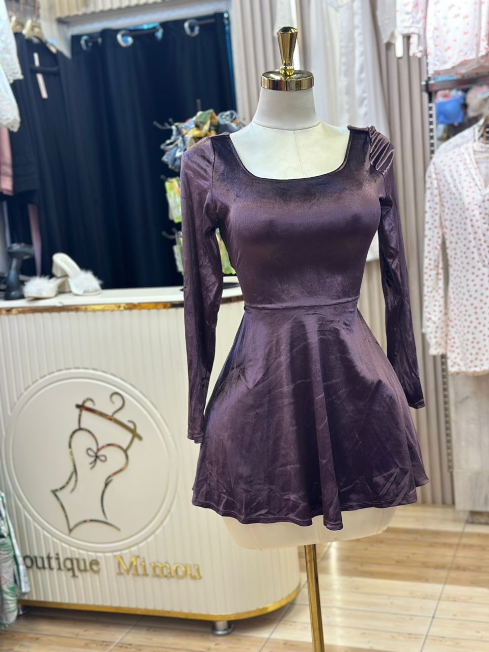 La Robe Patineuse à Dos Nu