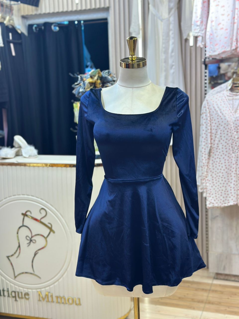 La Robe Patineuse à Dos Nu