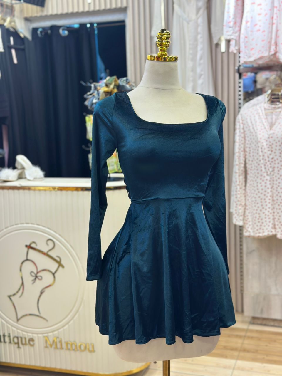 La Robe Patineuse à Dos Nu